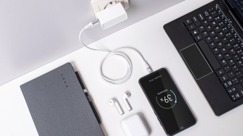 Kabel USB - USB micro REBEL 100 cm biały Kabel USB - USB micro REBEL 100 cm biały